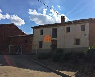 Vista exterior de Casa o xalet en venda en Joarilla de las Matas amb Jardí privat