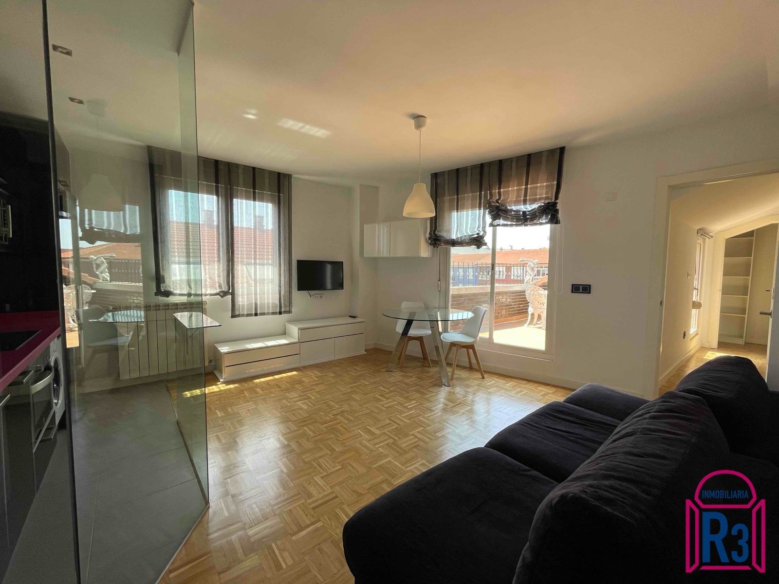 Sala d'estar de Apartament en venda en San Andrés del Rabanedo amb Calefacció, Terrassa i Moblat
