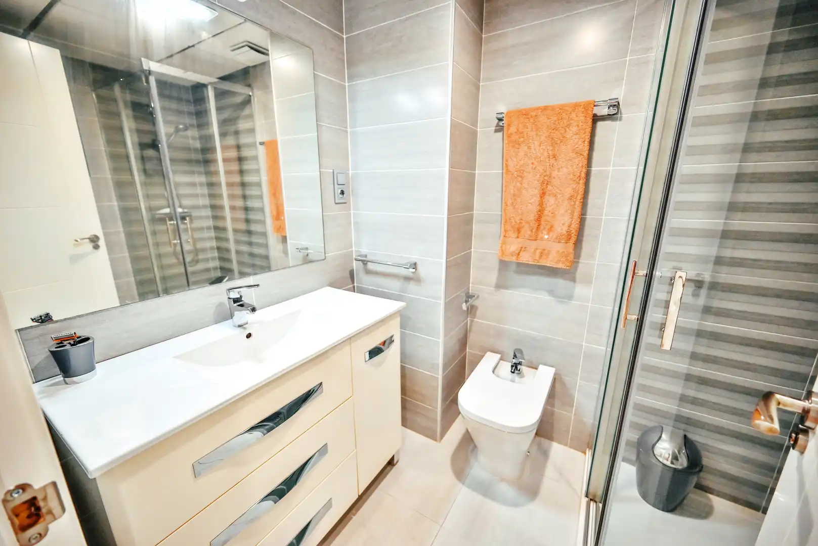 Baño de Apartamento en venta en Torremolinos con Aire acondicionado, Amueblado y Alarma