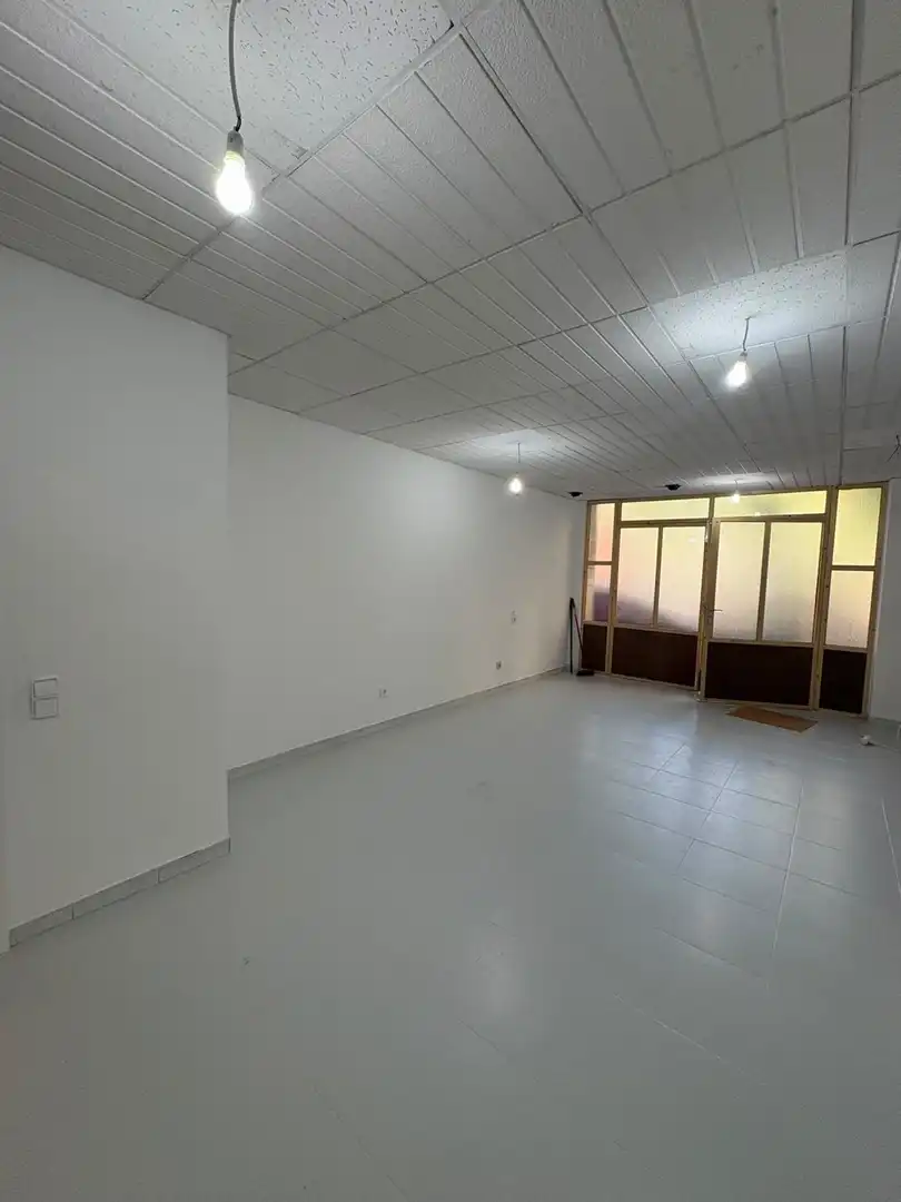 Geschaftsraum zur Miete in Girona