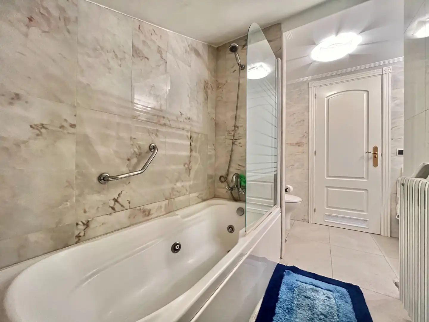 Badezimmer von Maisonette zum Verkauf in Zaragoza mit Klimaanlage, Heizung und Parkett