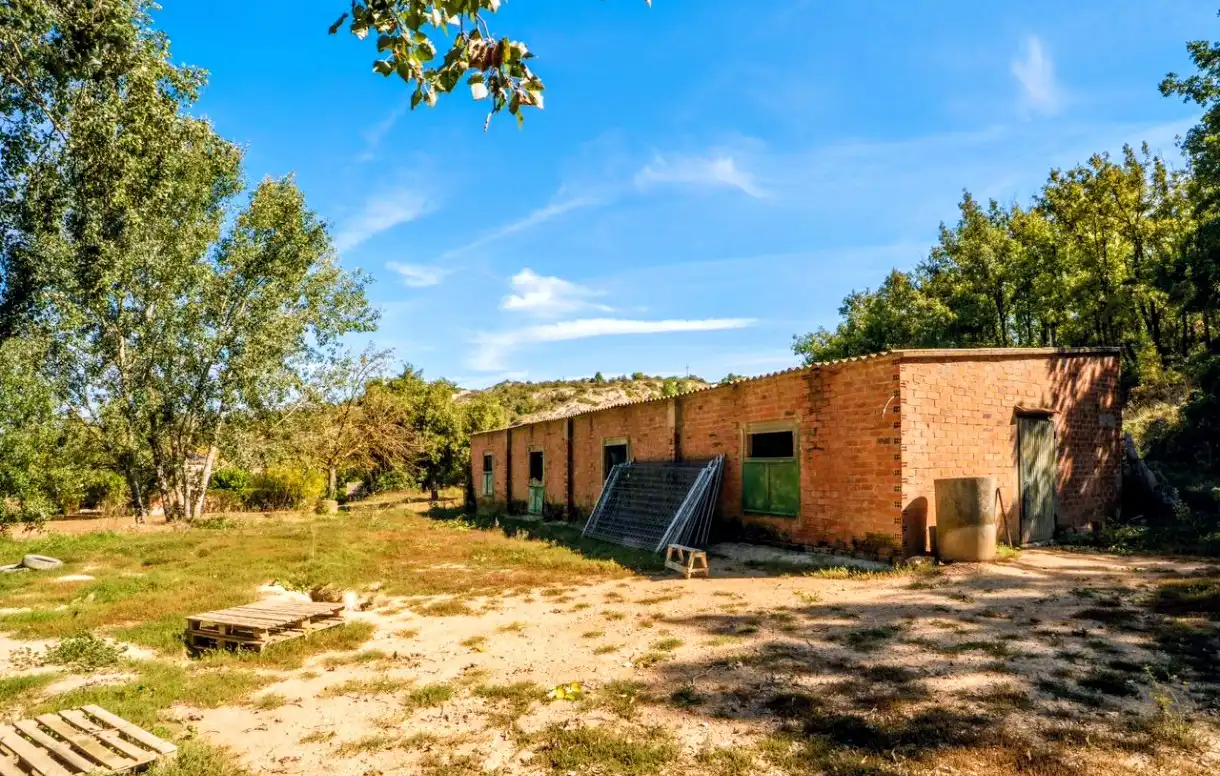 Vista exterior de Finca rústica en venda en Ivorra amb Moblat