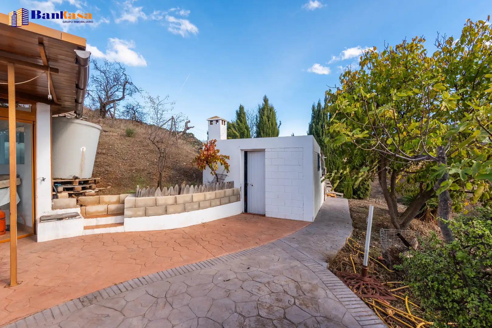 Vista exterior de Casa o chalet en venta en Casabermeja con Jardín privado, Piscina y Amueblado