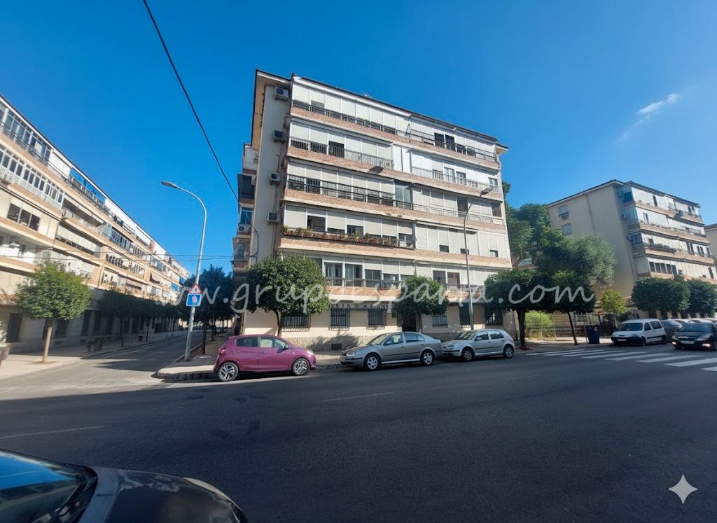 Exterior view of Flat for sale in  Sevilla Capital