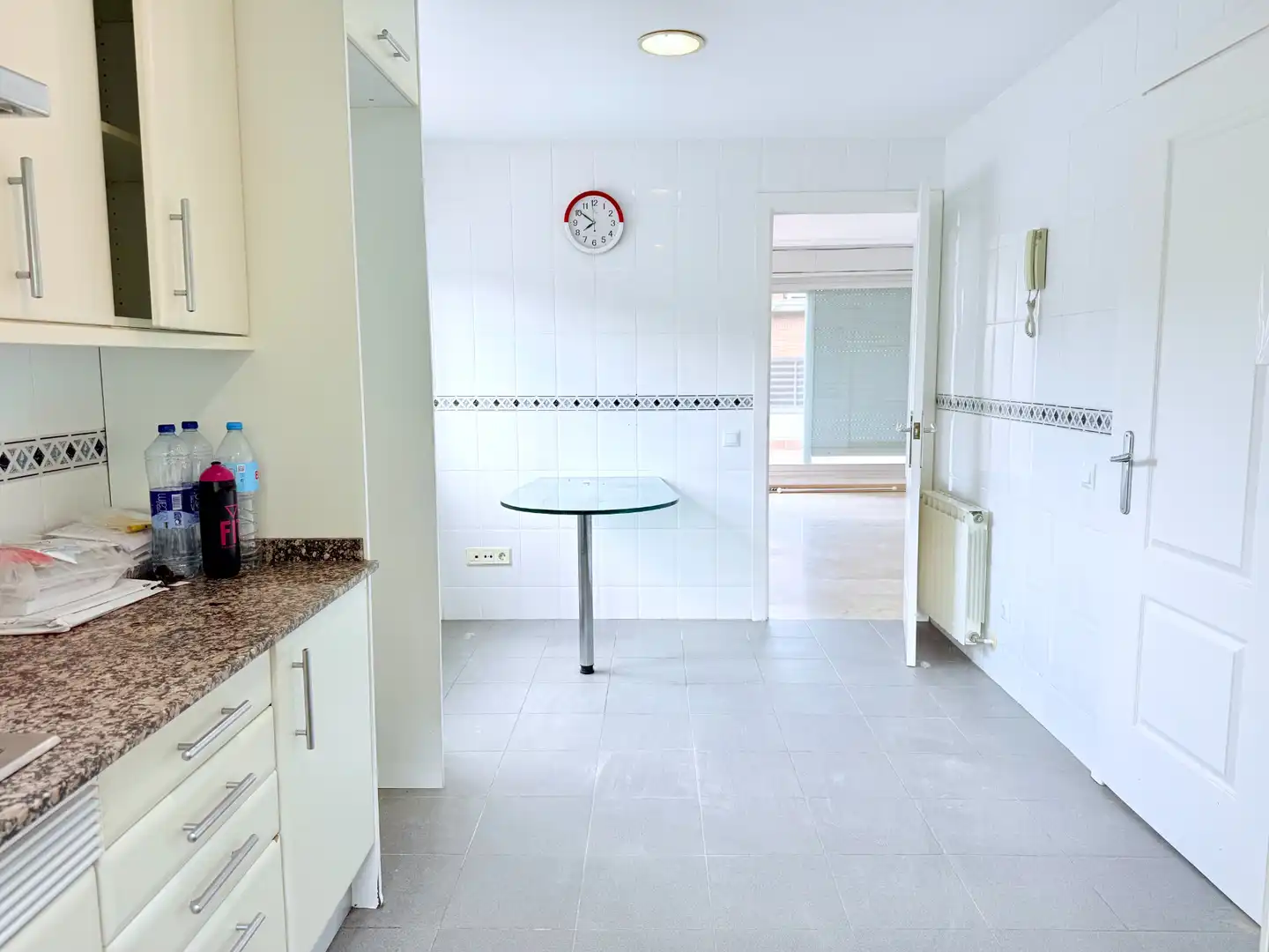 Cocina de Casa adosada de alquiler en Sant Feliu de Llobregat con Aire acondicionado, Calefacción y Jardín privado