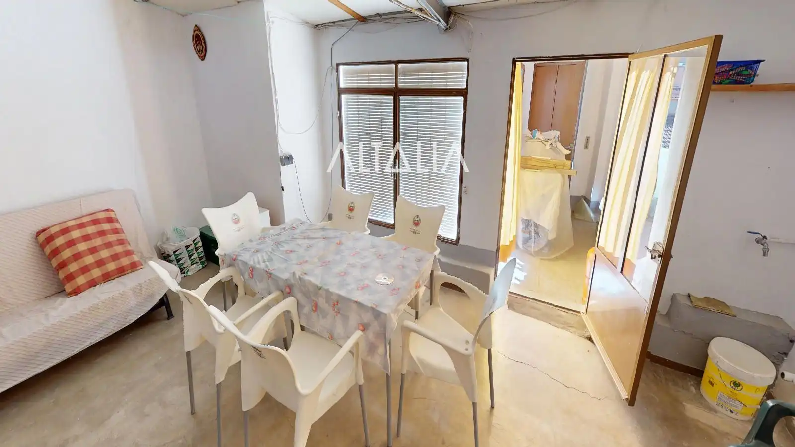 Houses for sale in Pinarejo  with Air Conditioner, Heating and Furnished