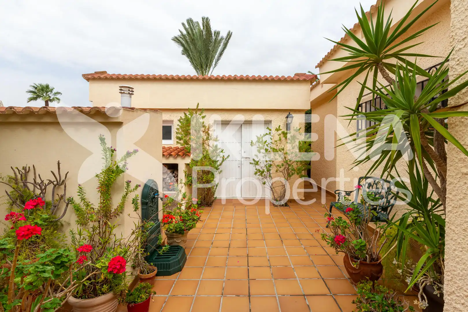 Exterior view of Houses for sale in Roquetas de Mar  with Air Conditioner, Private garden and Terrace