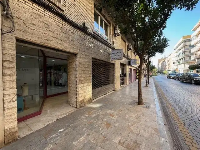 Vista exterior de Local en venta en  Murcia Capital