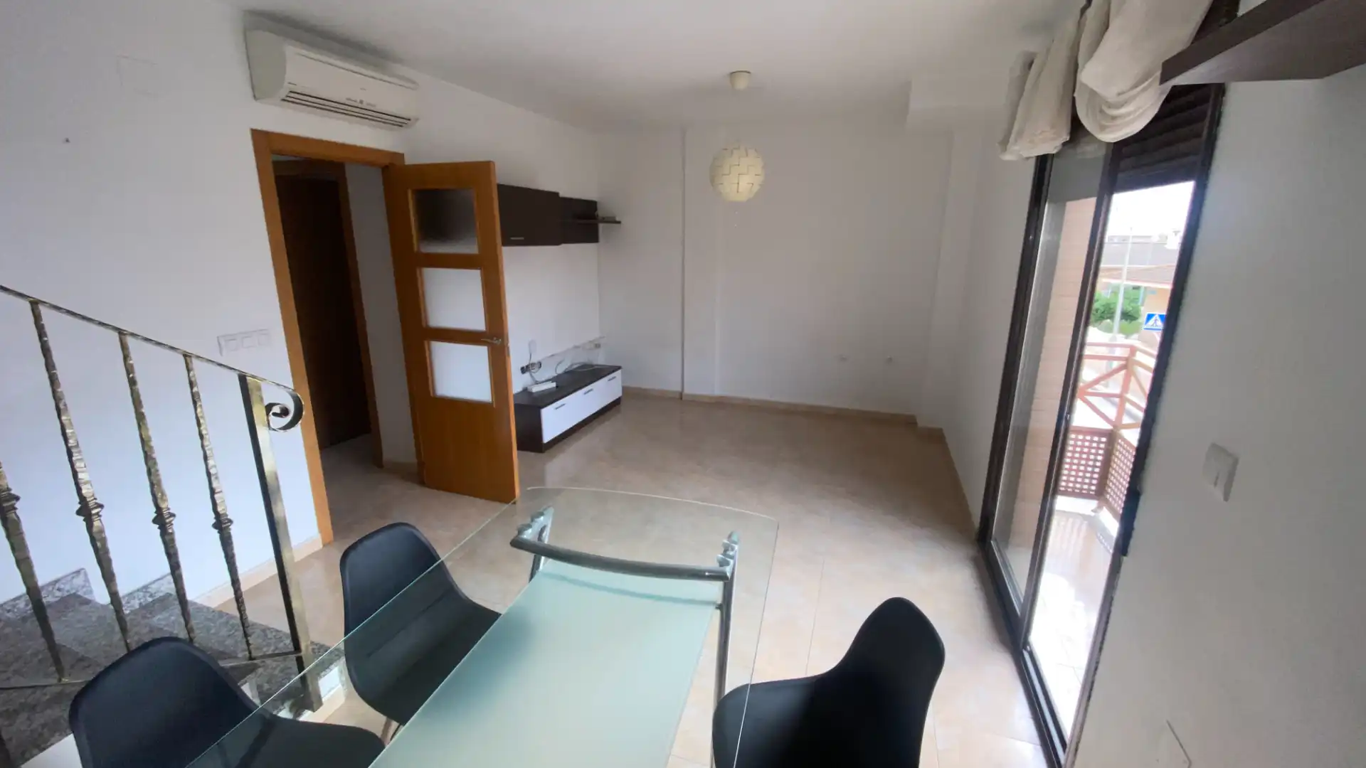 Comedor de Dúplex de alquiler en Pilar de la Horadada con Terraza, Horno y Balcón