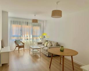 Sala d'estar de Apartament de lloguer en Alicante / Alacant amb Aire condicionat