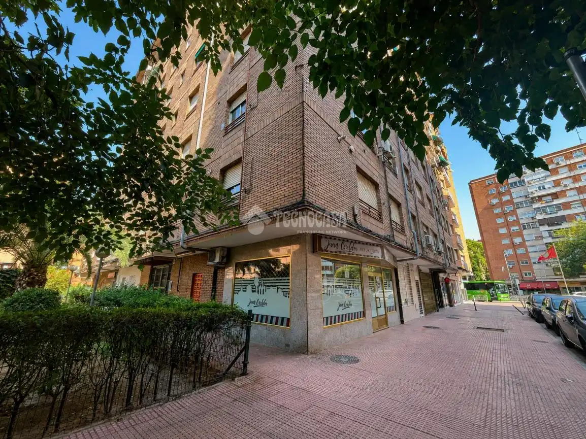 Vista exterior de Pis en venda en Alcalá de Henares amb Aire condicionat