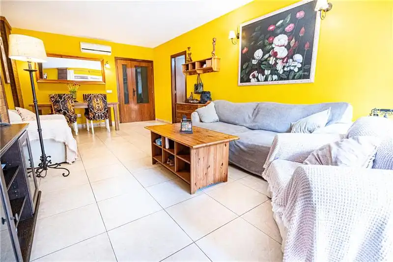 Wohnzimmer von Erdgeschoss zum Verkauf in Campos mit Klimaanlage, Terrasse und Abstellraum