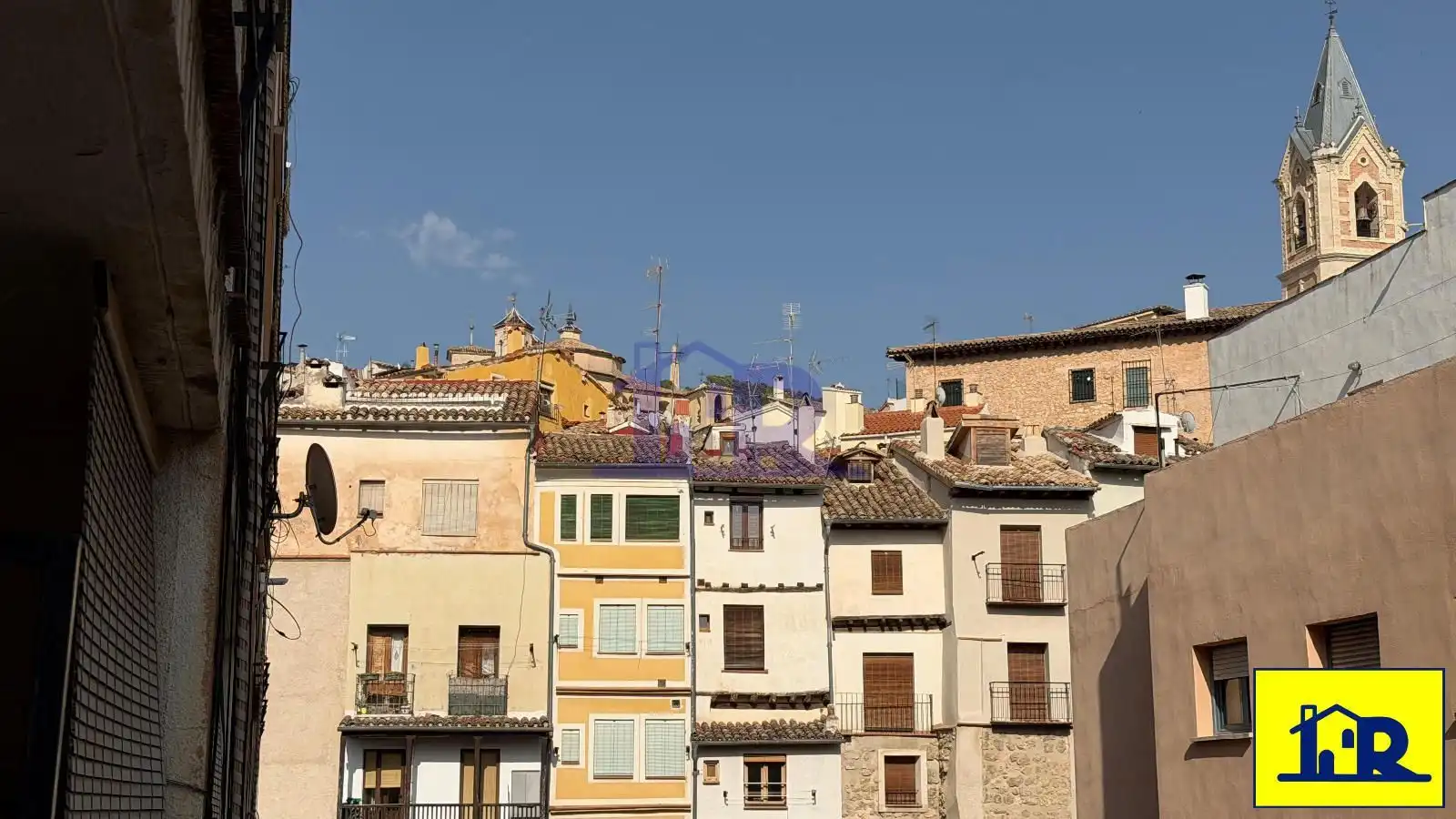 Vista exterior de Piso en venta en Cuenca con Aire acondicionado, Calefacción y Terraza