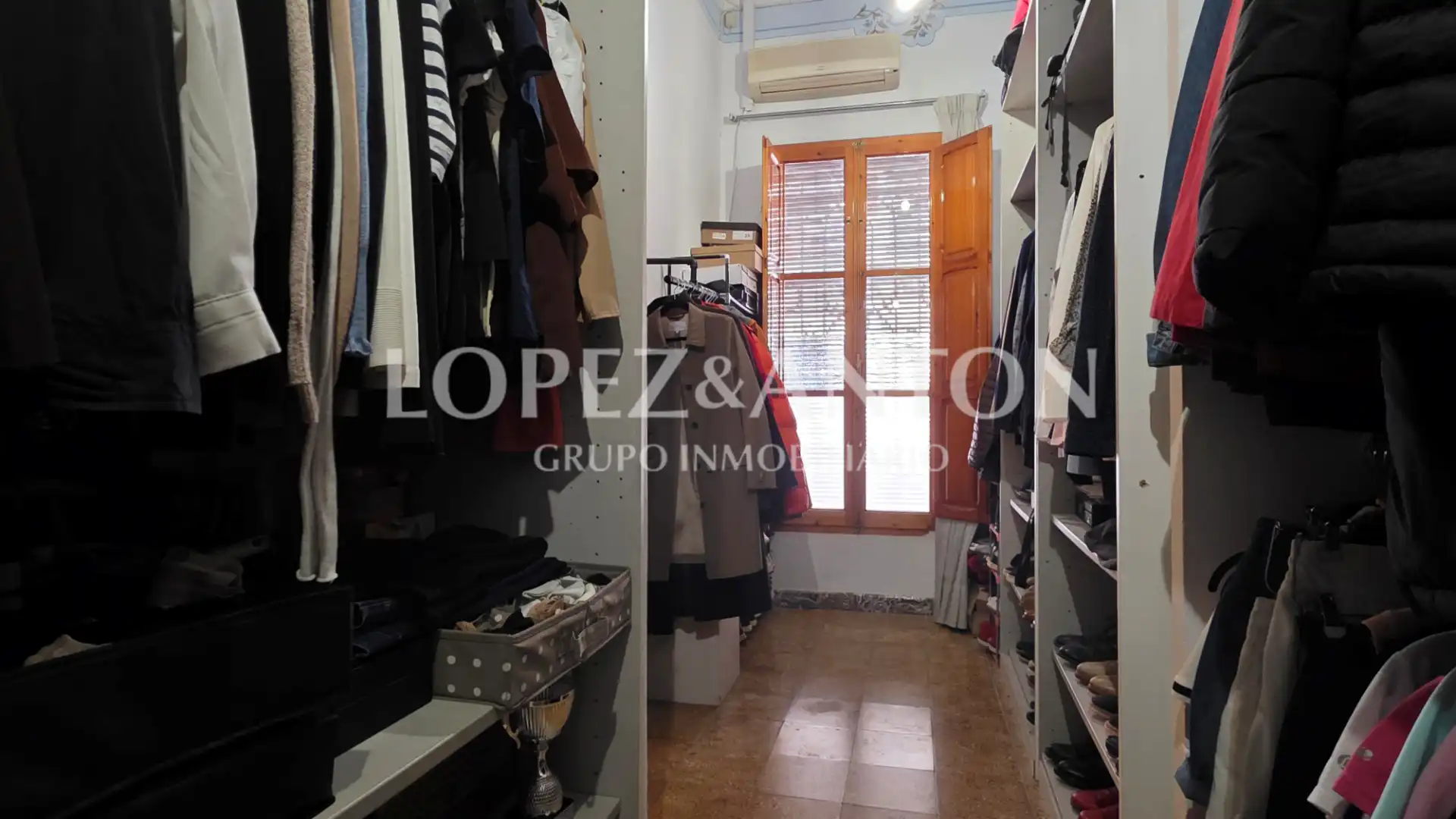 Detached homes for sale in La Pobla de Vallbona  with Air Conditioner, Terrace and Swimming Pool