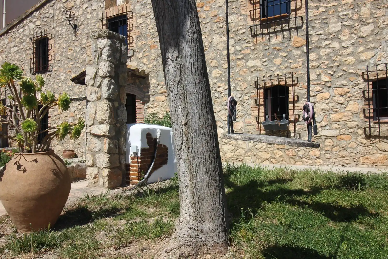 Vista exterior de Casa o xalet de lloguer en Canyelles amb Aire condicionat, Calefacció i Jardí privat