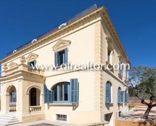 Exterior view of Building for sale in El Masnou  with Alarm and Community pool