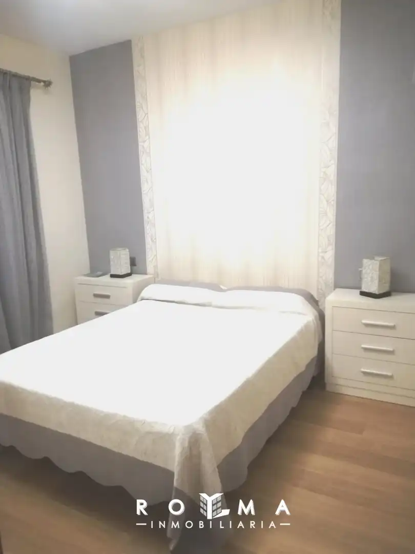 Habitación de Casa adosada de alquiler en Dos Hermanas con Aire acondicionado, Calefacción y Parquet