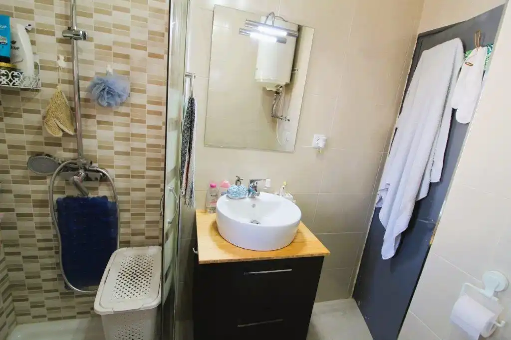 Badezimmer von Wohnungen zum Verkauf in Benalmádena mit Klimaanlage, Terrasse und Möbliert