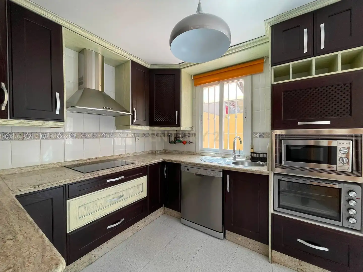 Kitchen of Houses for rent in Armilla  with Air Conditioner and Washing machine