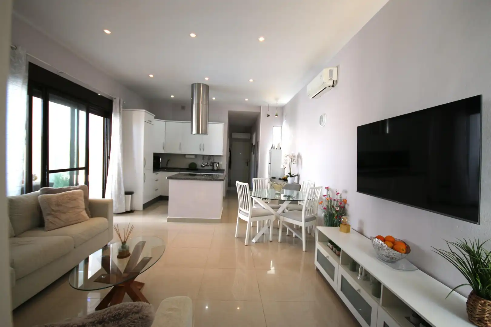 Sala d'estar de Casa o xalet en venda en Ayamonte amb Aire condicionat, Piscina i Jacuzzi