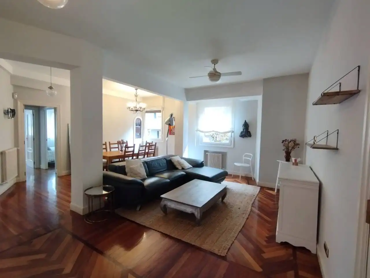 Wohnzimmer von Wohnung zur Miete in Bilbao  mit Heizung, Parkett und Möbliert