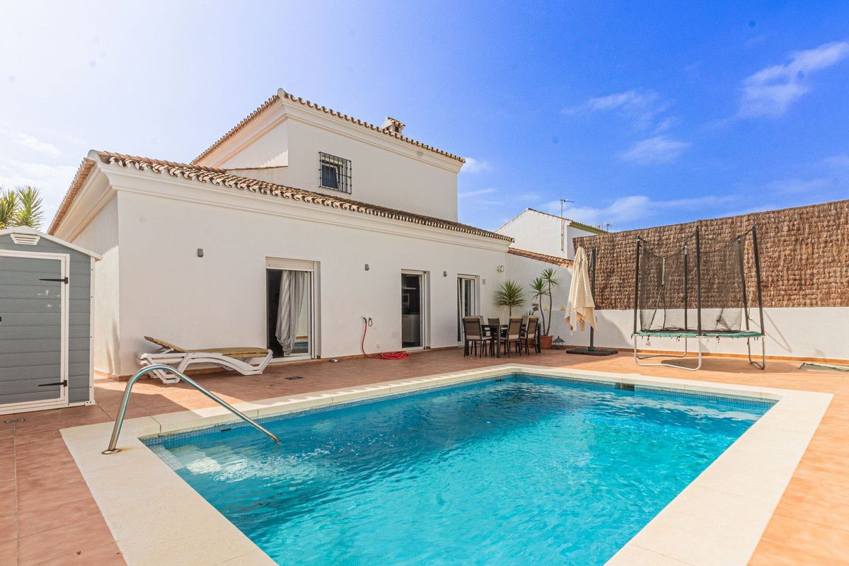Vista exterior de Casa o xalet de lloguer en Sotogrande