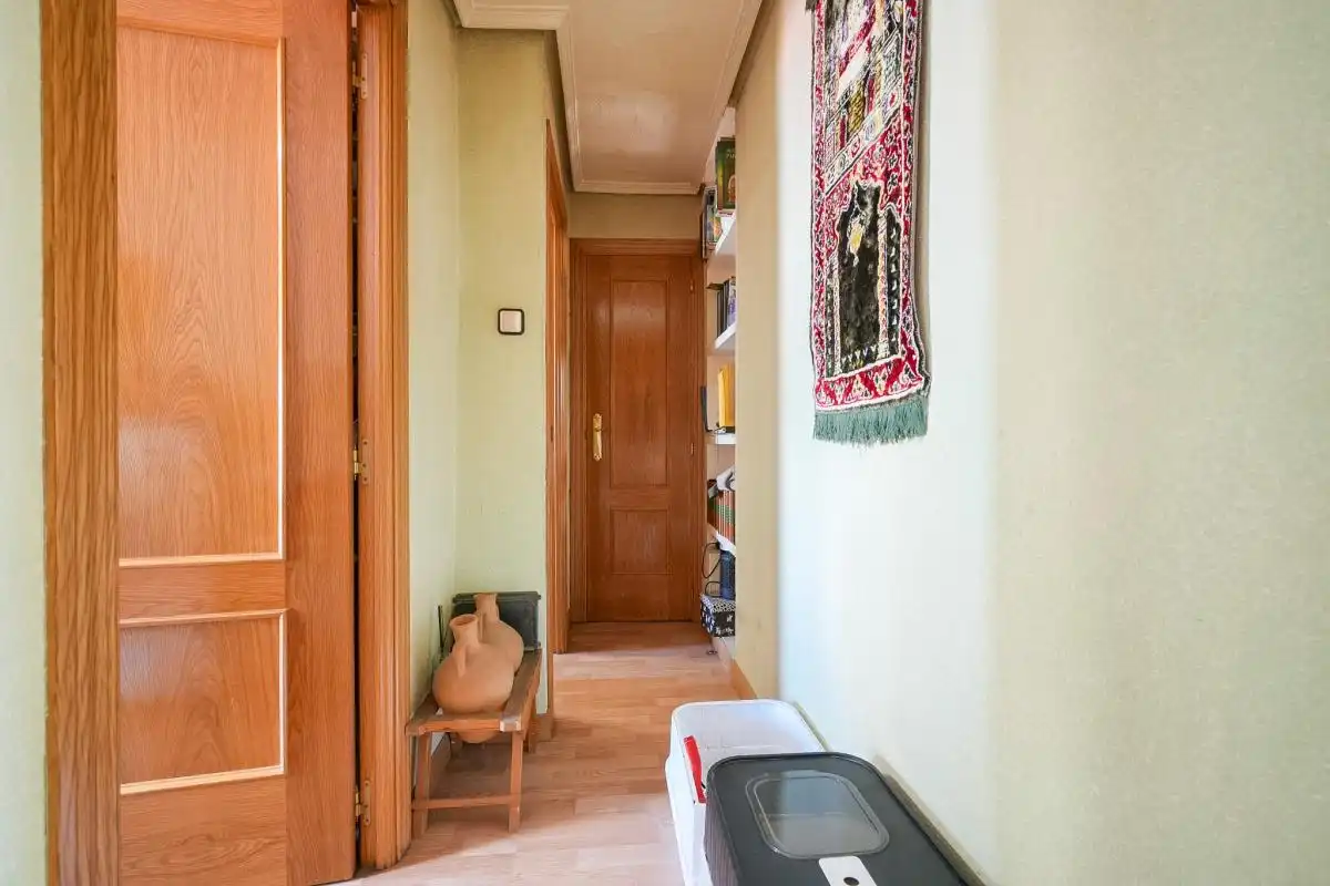 Flat for sale in Madrid  with Air Conditioner, Heating and Furnished