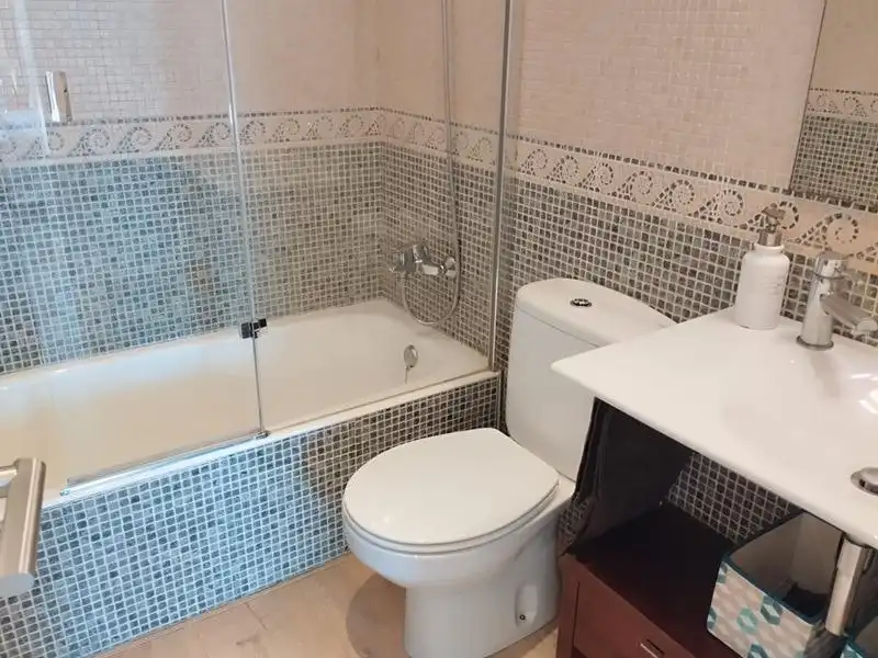 Bany de Pis de lloguer en  Palma de Mallorca amb Aire condicionat, Calefacció i Parquet