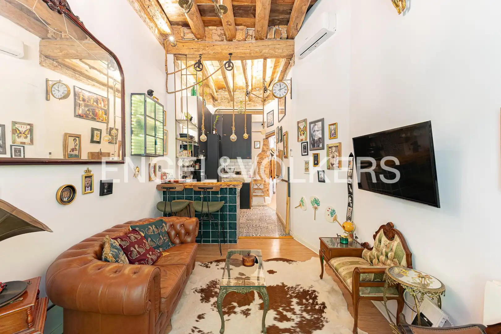 Wohnzimmer von Maisonette zum Verkauf in Barcelona mit Klimaanlage, Heizung und Möbliert