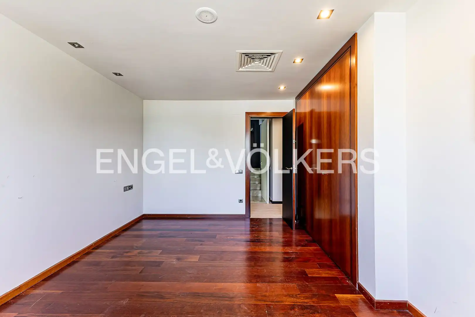 Houses for sale in Esplugues de Llobregat  with Air Conditioner, Heating and Private garden