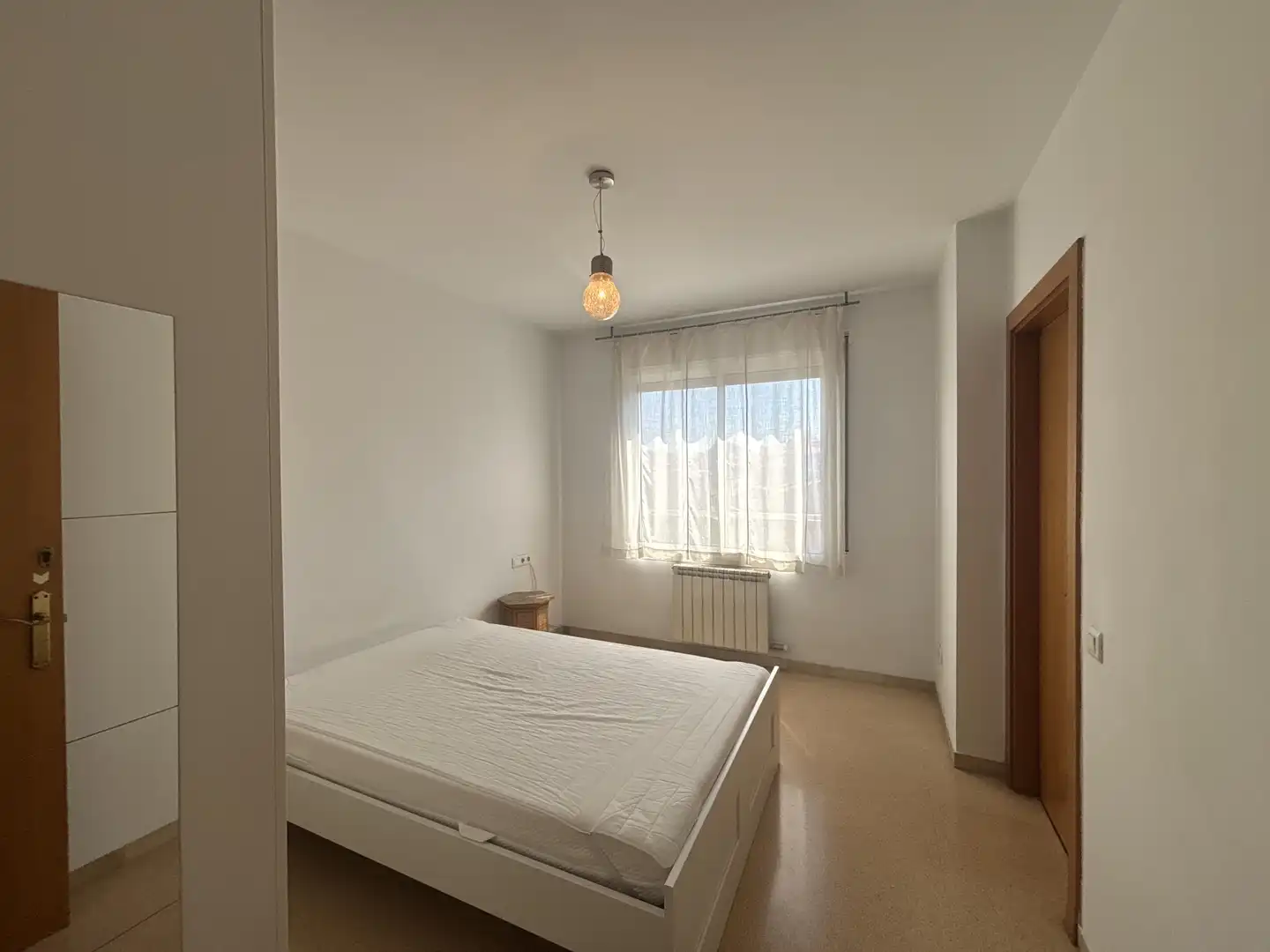 Habitación de Piso de alquiler en Sabadell con Calefacción y Amueblado