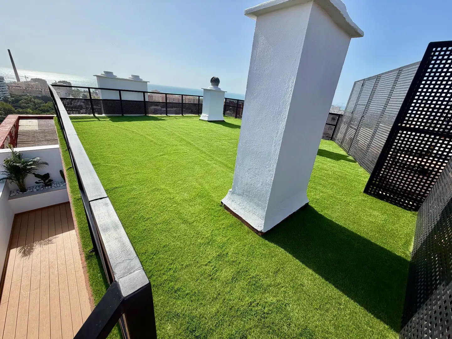Terraza de Ático en venta en Málaga con Aire acondicionado, Calefacción y Jardín privado