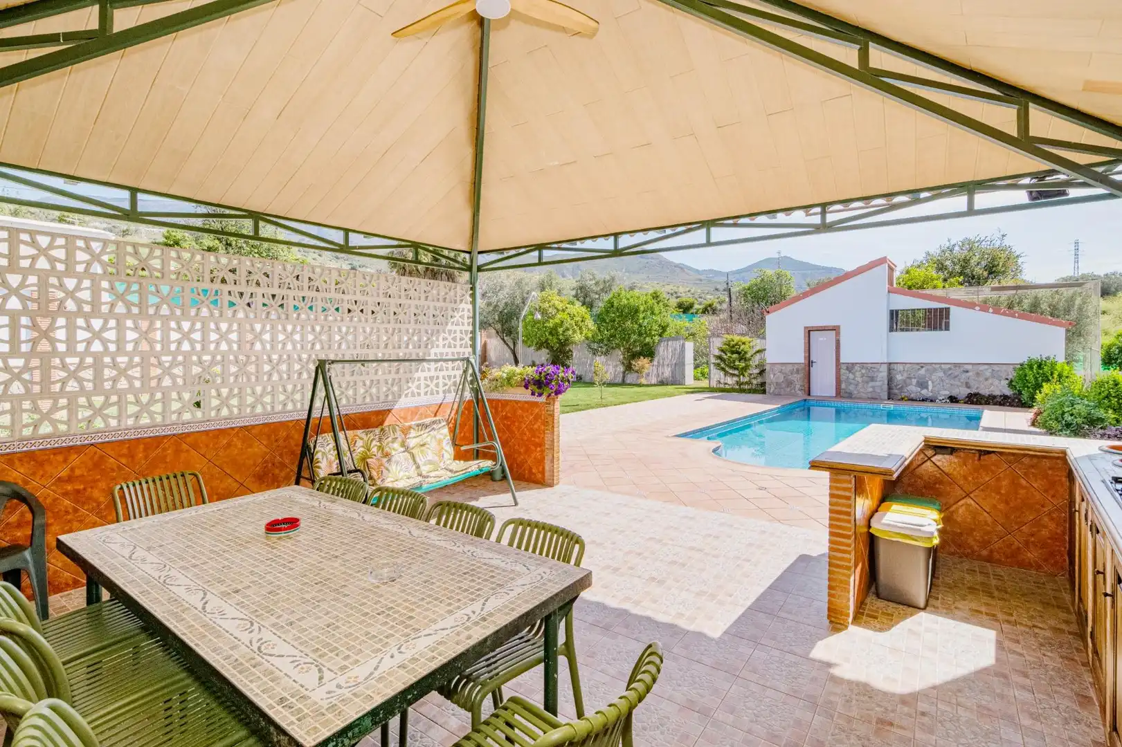 Terrassa de Casa o xalet en venda en Órgiva amb Aire condicionat, Calefacció i Jardí privat