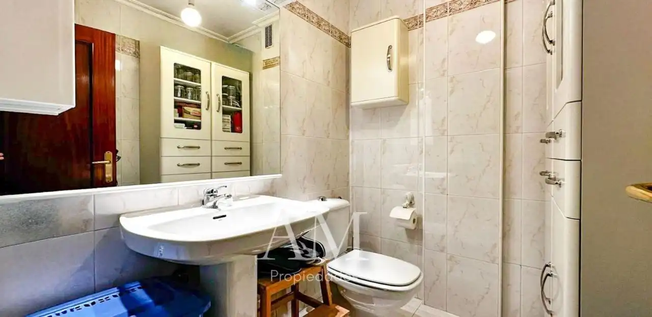 Baño de Dúplex en venta en Nigrán con Calefacción, Terraza y Trastero