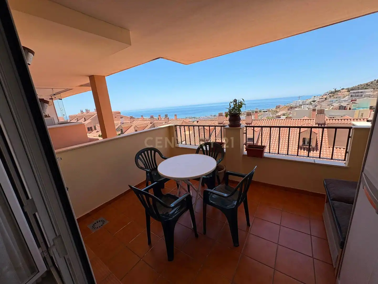 Terraza de Apartamento de alquiler en Benalmádena con Horno y Piscina comunitaria