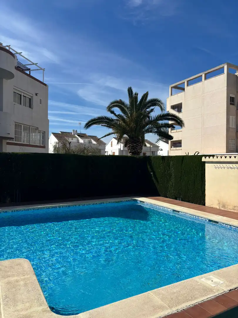 Piscina de Pis en venda en Sagunto / Sagunt amb Aire condicionat, Jardí privat i Terrassa
