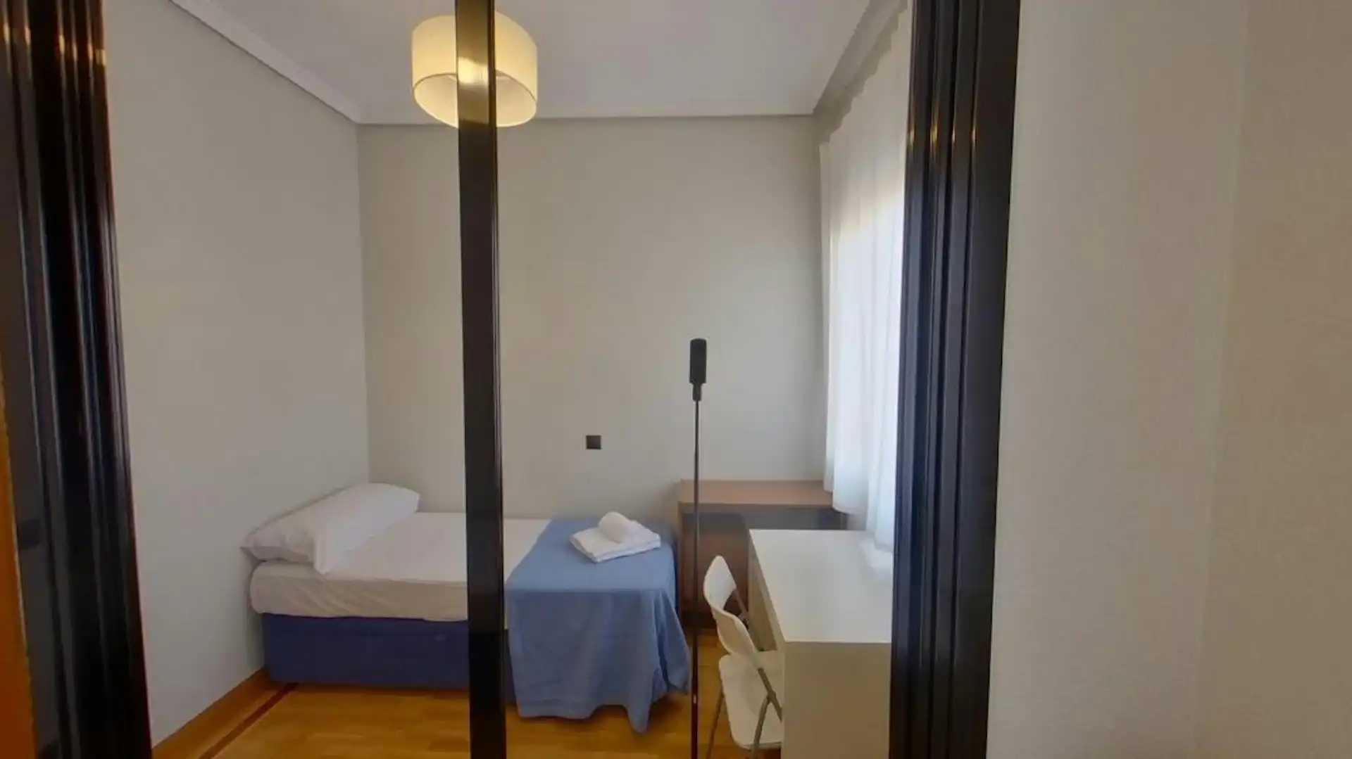 Schlafzimmer von Wohnung zur Miete in Madrid mit Klimaanlage, Heizung und Möbliert