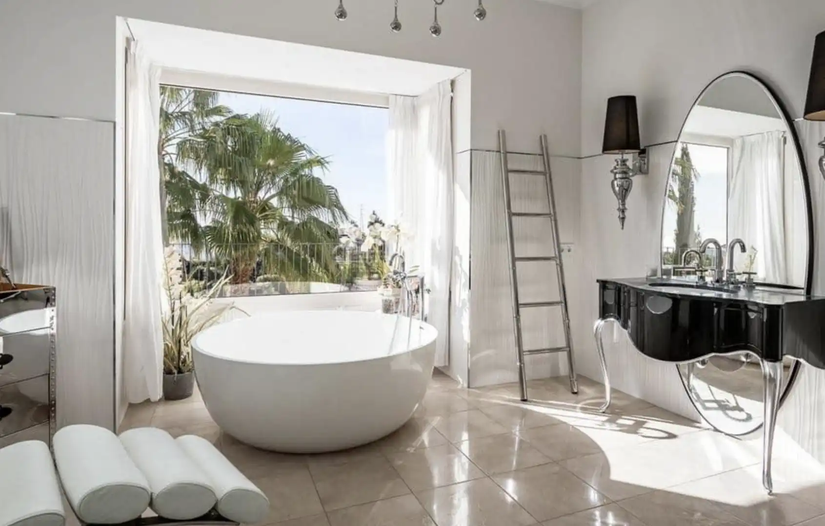 Baño de Casa o chalet de alquiler en Marbella con Aire acondicionado, Jardín privado y Piscina