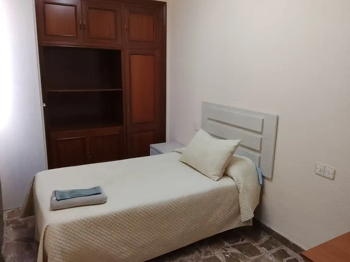 Dormitori de Casa adosada de lloguer en Almagro amb Aire condicionat, Traster i Moblat