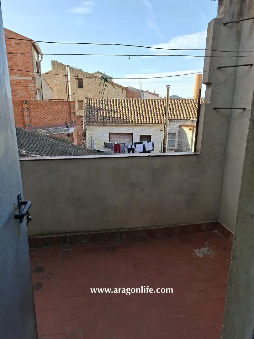 Balcony of Houses for sale in Maella  with Heating, Furnished and Oven