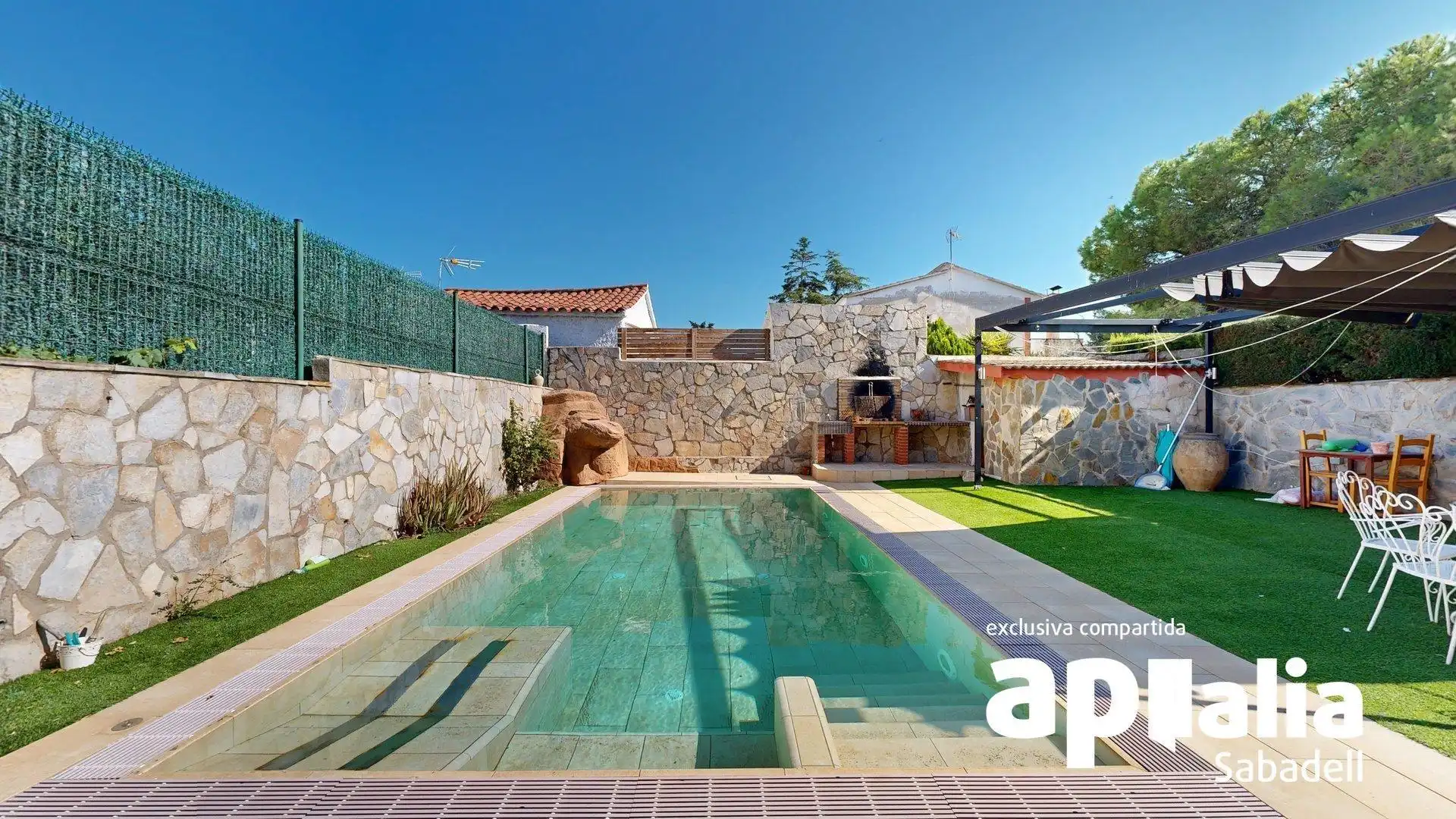 Piscina de Casa o chalet en venta en Barberà del Vallès con Calefacción, Terraza y Balcón
