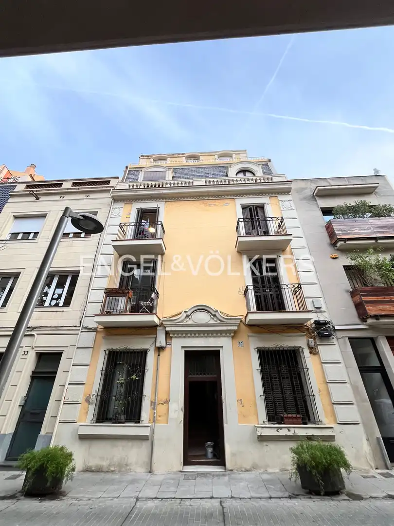 Vista exterior de Àtic en venda en Barcelona amb Calefacció i Terrassa