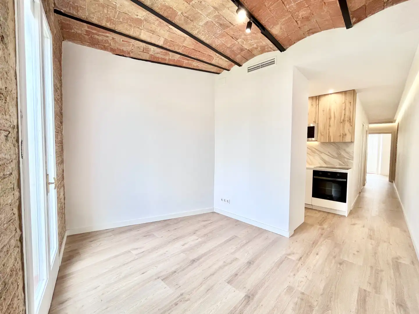 Wohnung zum Verkauf in Barcelona mit Klimaanlage, Heizung und Parkett