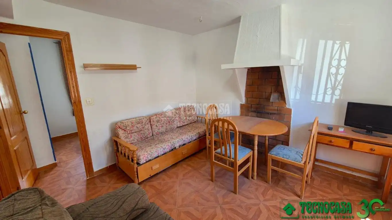 Sala d'estar de Casa adosada en venda en Lanzahíta amb Aire condicionat i Calefacció