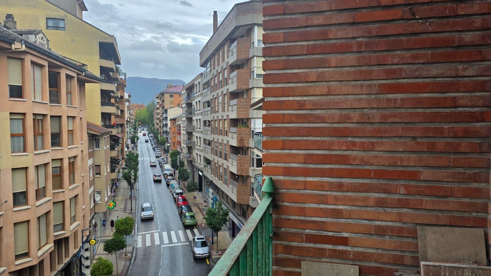 Vista exterior de Pis en venda en Sabiñánigo amb Balcó