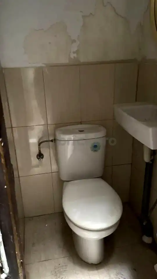 Bany de Local en venda en Barcelona