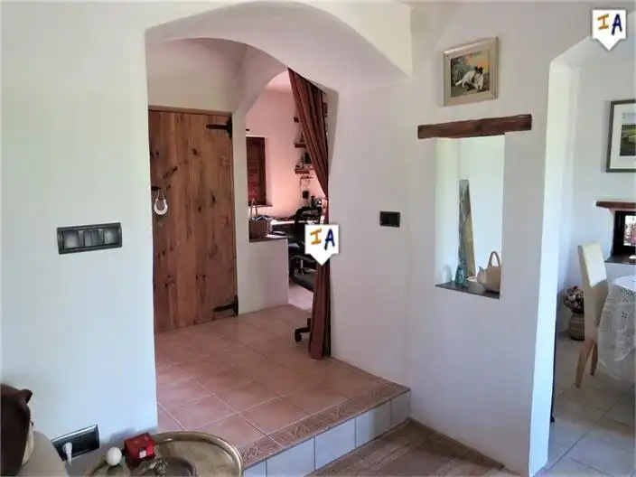 Finca rústica en venda a Huelma