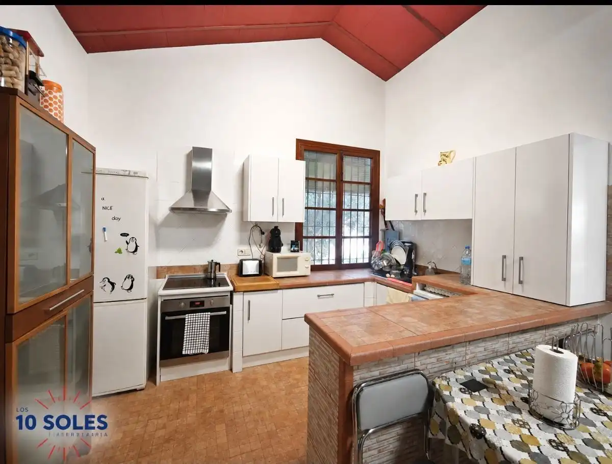 Cuina de Finca rústica de lloguer en Orihuela amb Aire condicionat, Calefacció i Jardí privat
