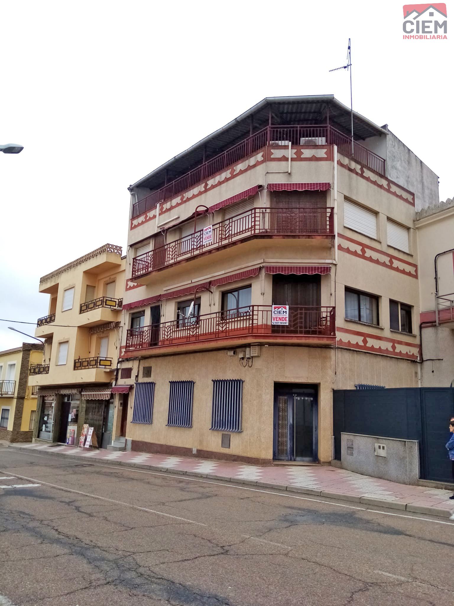 Building for sale in Avenida de la Constitución, 28, Zorita