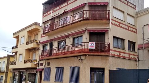 EDIFICIO EN ZORITA (CÁCERES), DOS PISOS, LOCAL EN ZONA COMERCIAL, COCHERA INDIVIDUAL